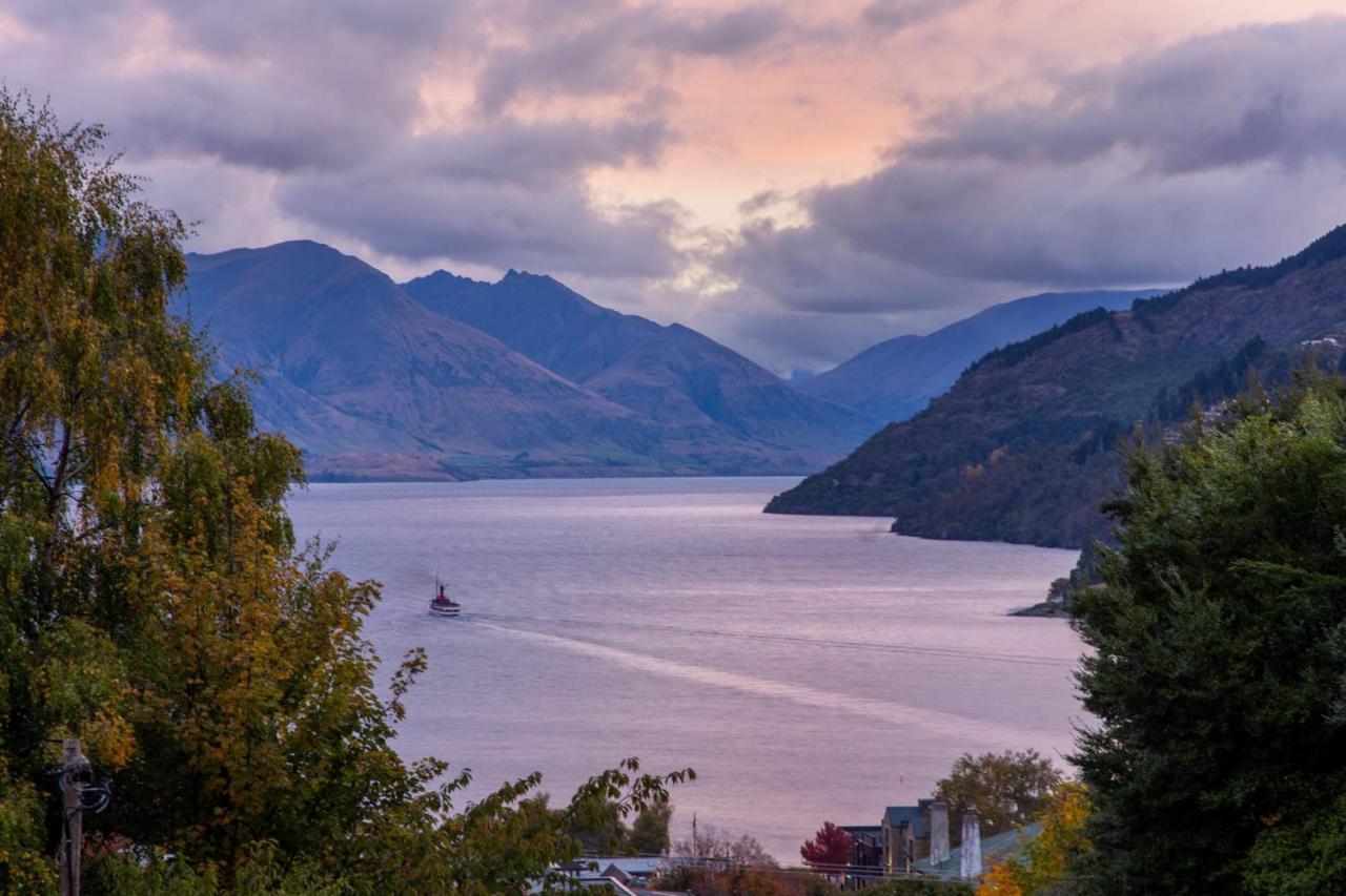Bowen18 Lake Views Gas Fire Bbq Queenstown Exterior photo